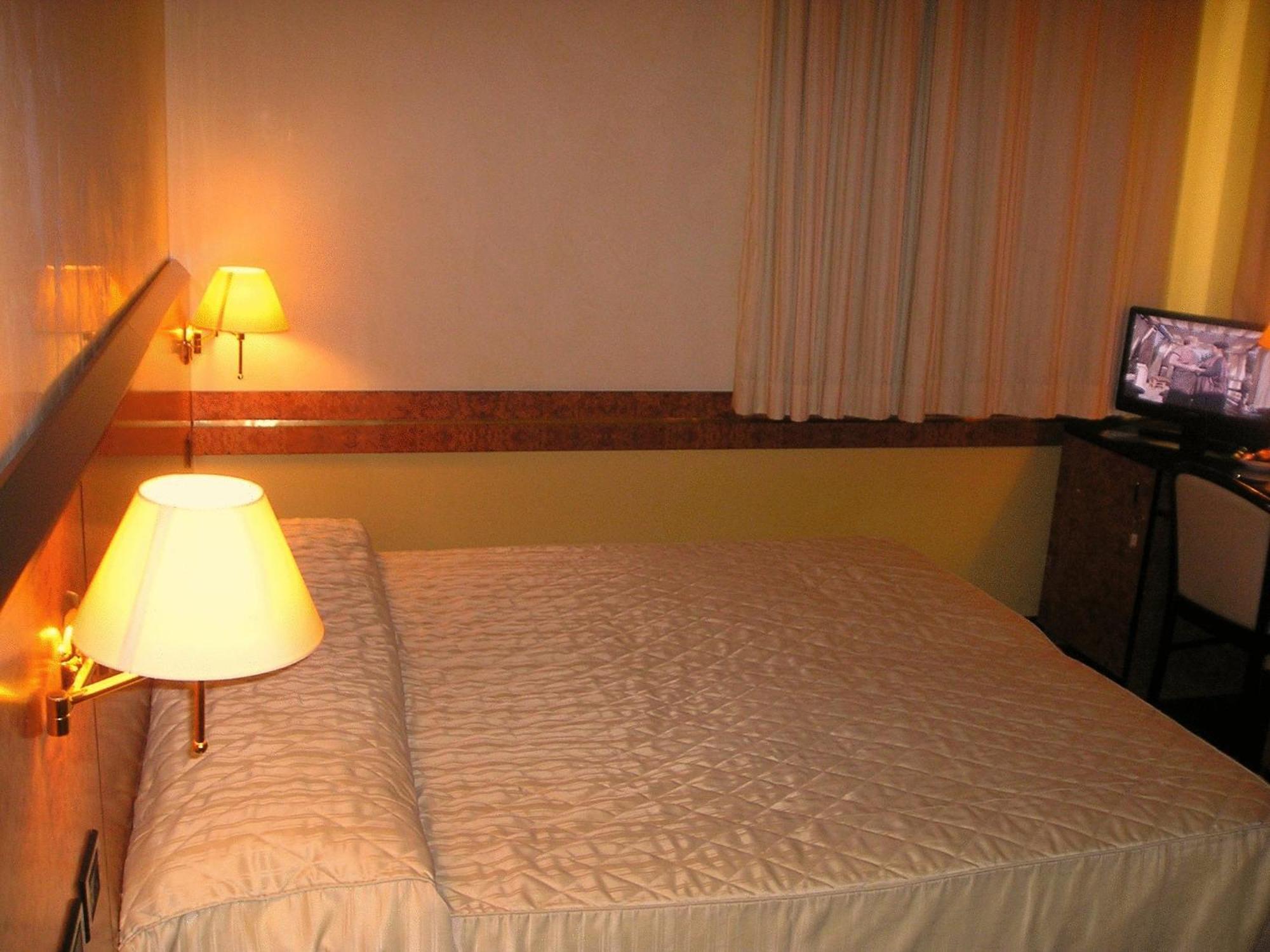 Park Hotel Villa Leon D'Oro โนเวนตา ดิ ปิอาเว ภายนอก รูปภาพ