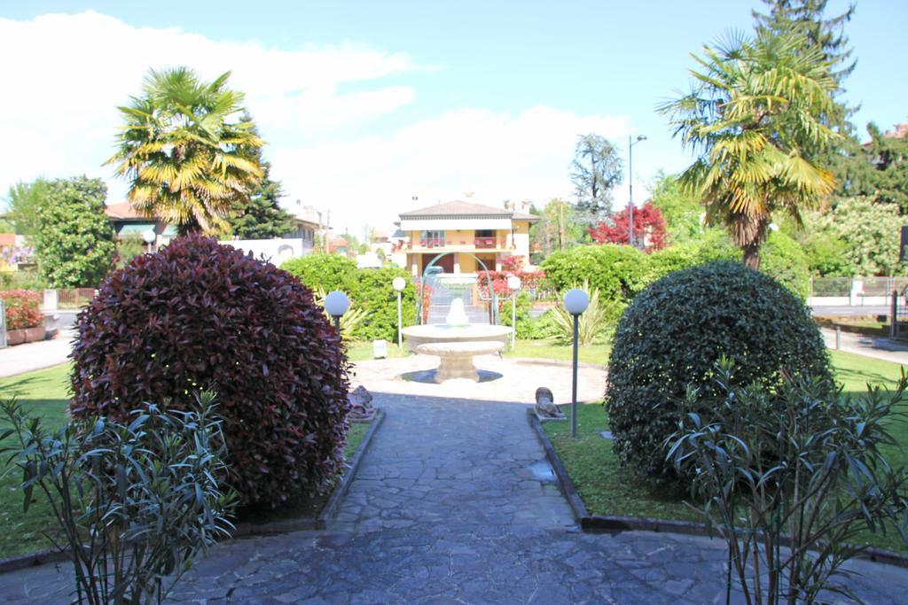 Park Hotel Villa Leon D'Oro โนเวนตา ดิ ปิอาเว ภายนอก รูปภาพ